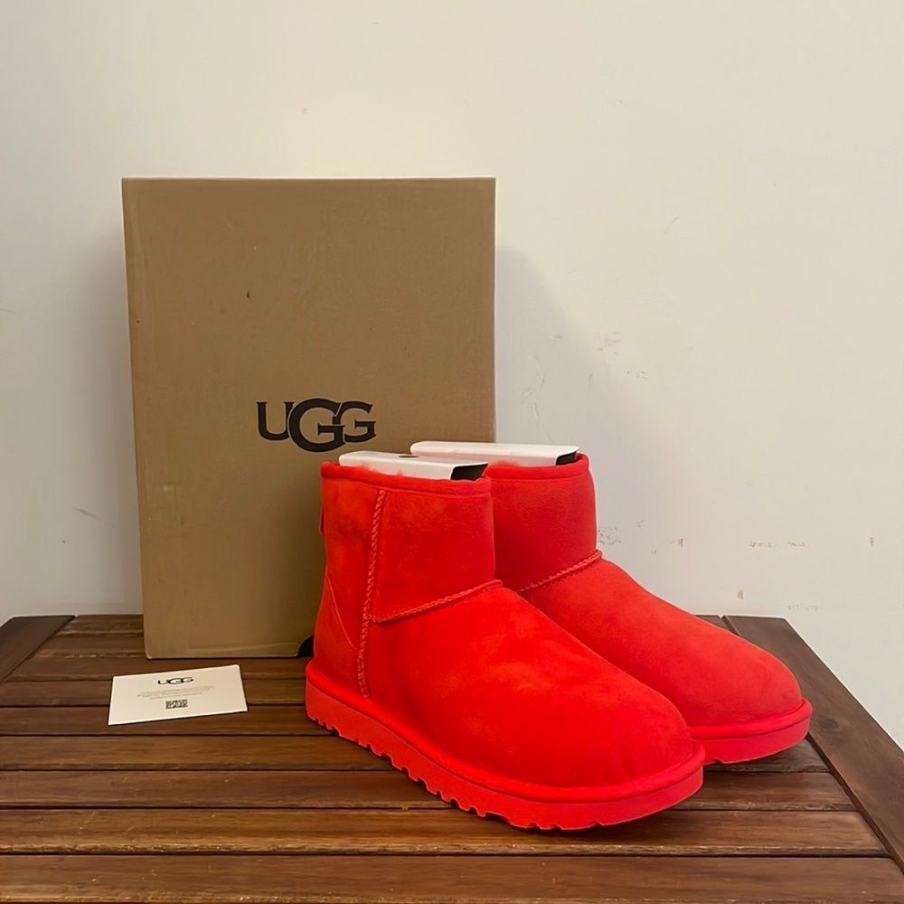 UGG Classic Mini II Boots Cherry Pie USA Women Size 6/UK 4/EU 37